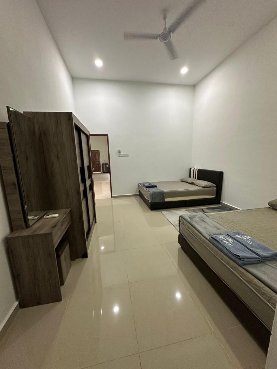 Homestay Kemaman Fyna08 Semi-D, 4 Bedrooms Dekat Pantai كِجال المظهر الخارجي الصورة