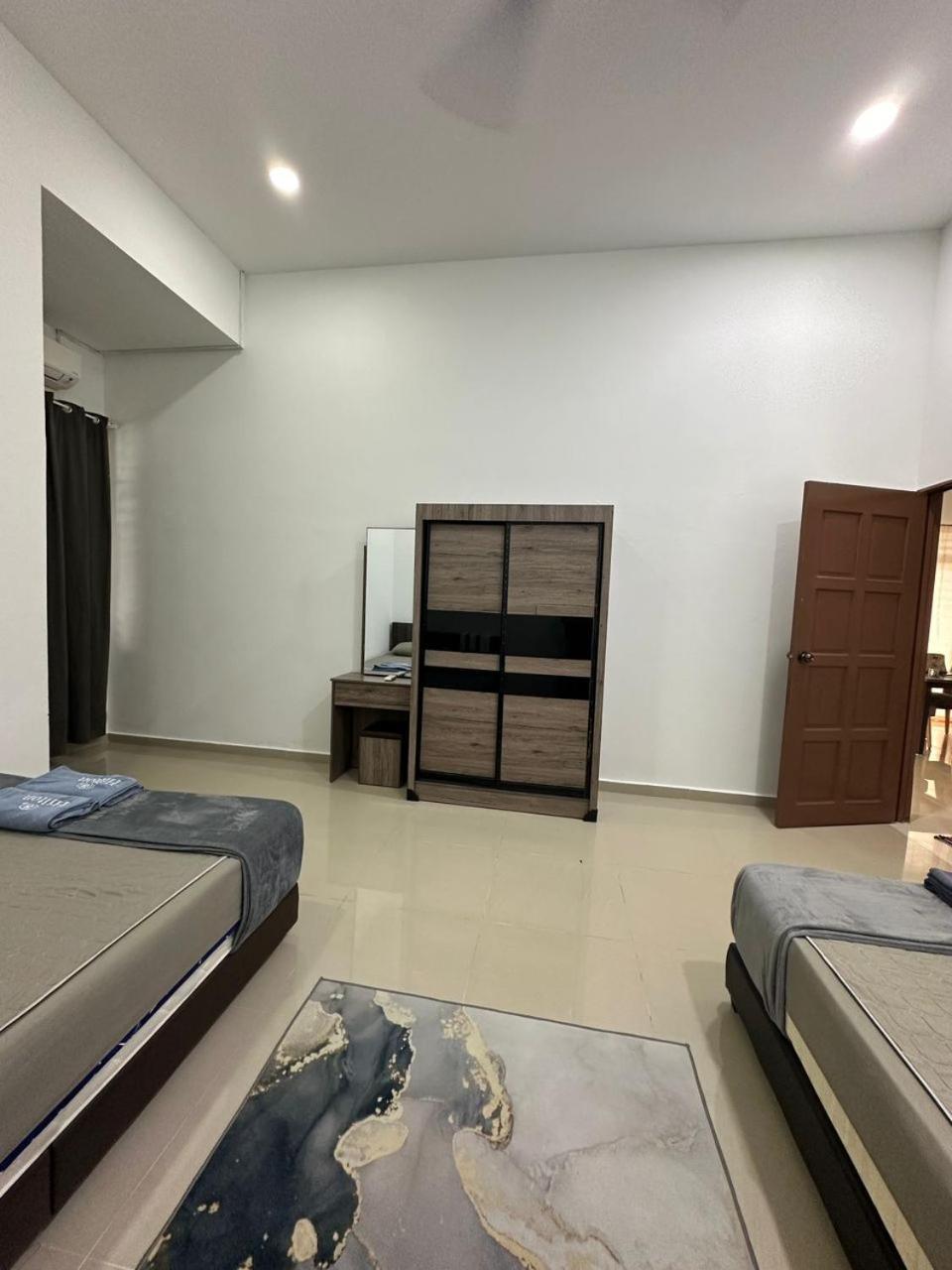 Homestay Kemaman Fyna08 Semi-D, 4 Bedrooms Dekat Pantai كِجال المظهر الخارجي الصورة