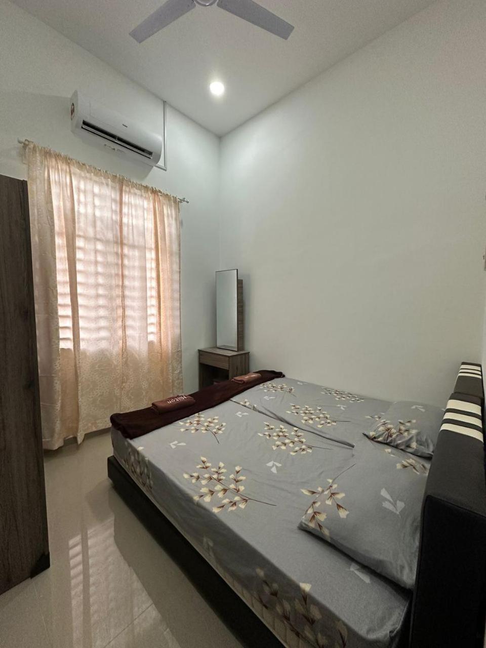 Homestay Kemaman Fyna08 Semi-D, 4 Bedrooms Dekat Pantai كِجال المظهر الخارجي الصورة